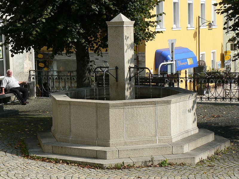 Kirchenlamitz - Marktplatzbrunnen