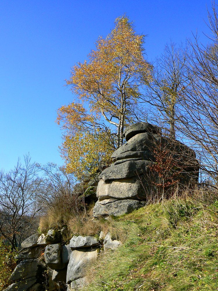 Felsformation aus Granit mit Matratzenverwitterung