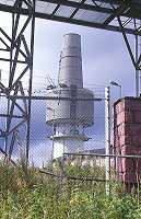Fernmeldeturm und Absperrungen