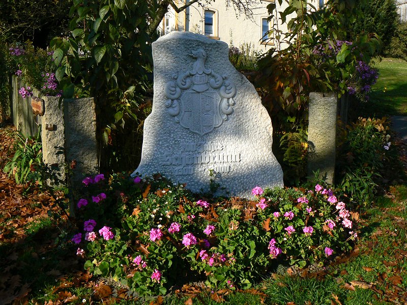 Schönbrunn - Denkmal zum 700jährigen Bestehen