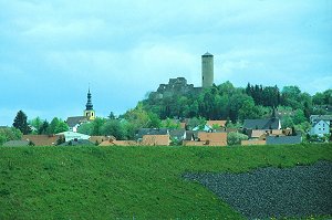Burgruine und Ortschaft Thierstein