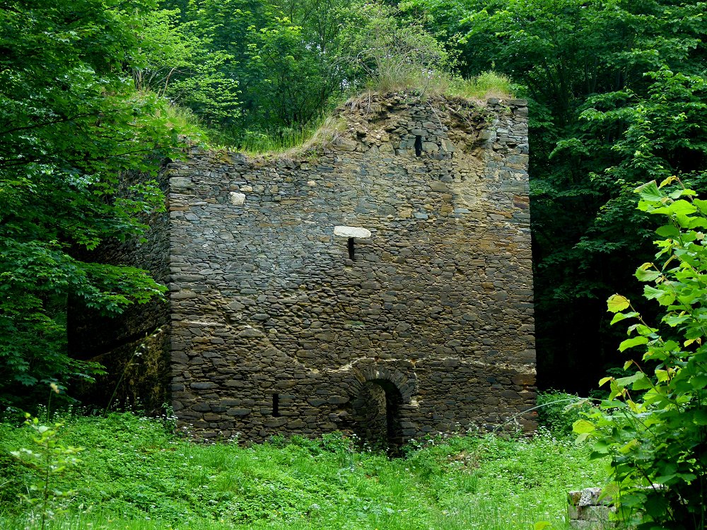 Burgturm in Markhausen (Pomezná)