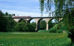 Eisenbahnbrücke - Eisenbahnviadukt