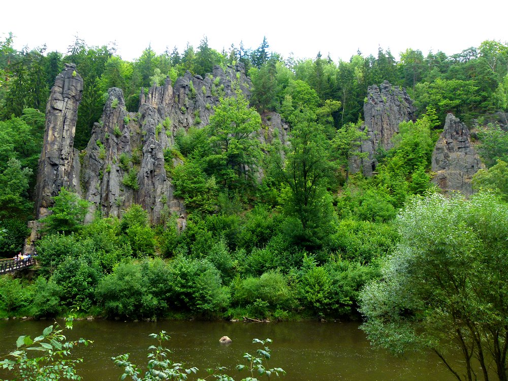 Hans-Heiling-Felsen, in der Legende ein versteinerter Hochzeitszug