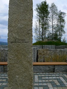 Monolith aus Epprechtstein-Granit