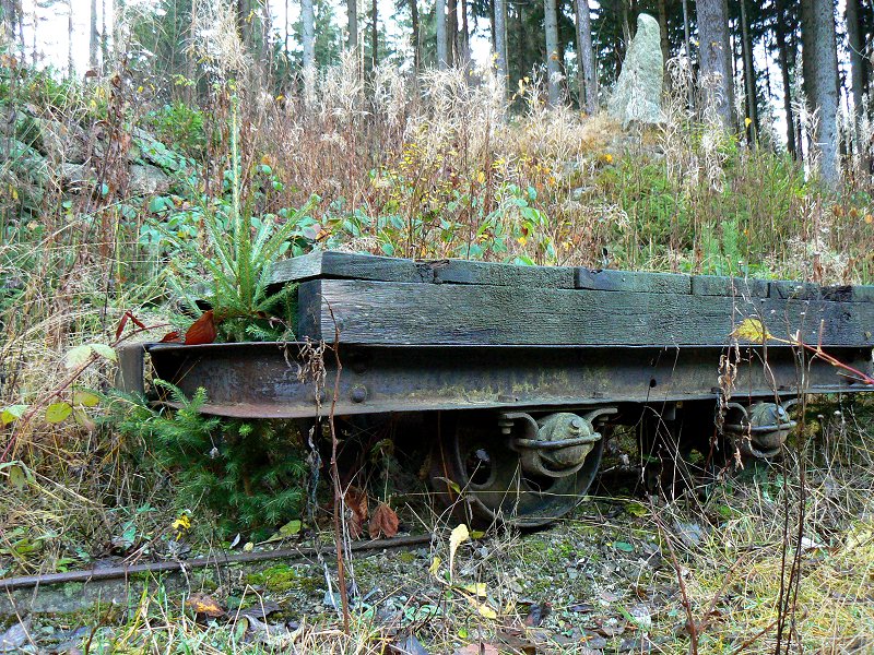 Schienen-Rollwagen zum Abtransport der gebrochenen Steine