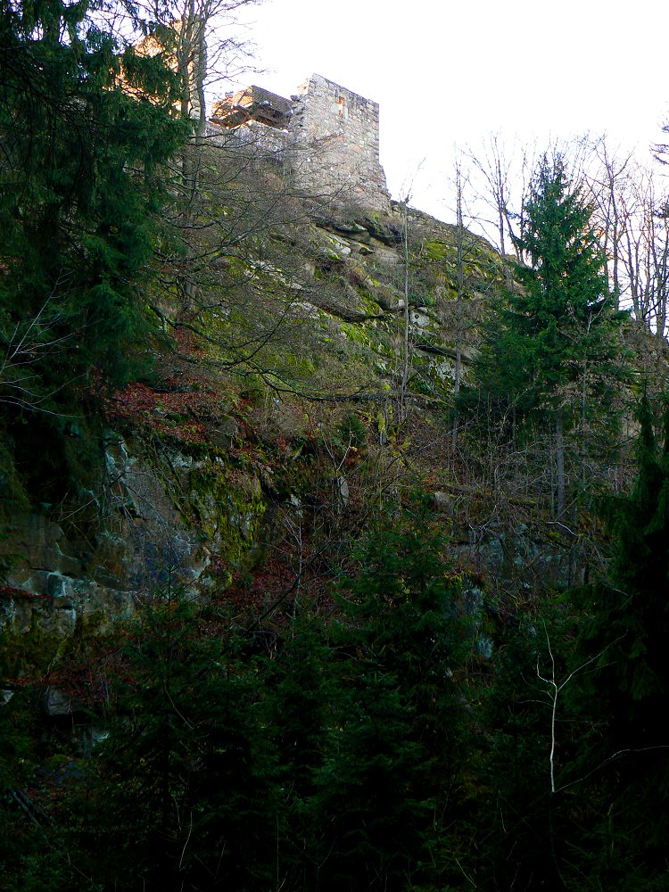 Burg über dem Schoberts-Steinbruch