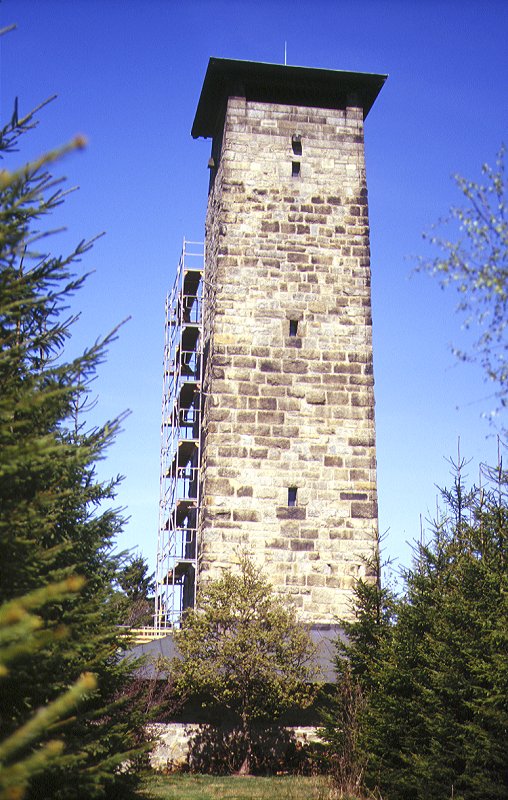 Die Schönburgwarte auf dem Kornberg im Fichtelgebirge