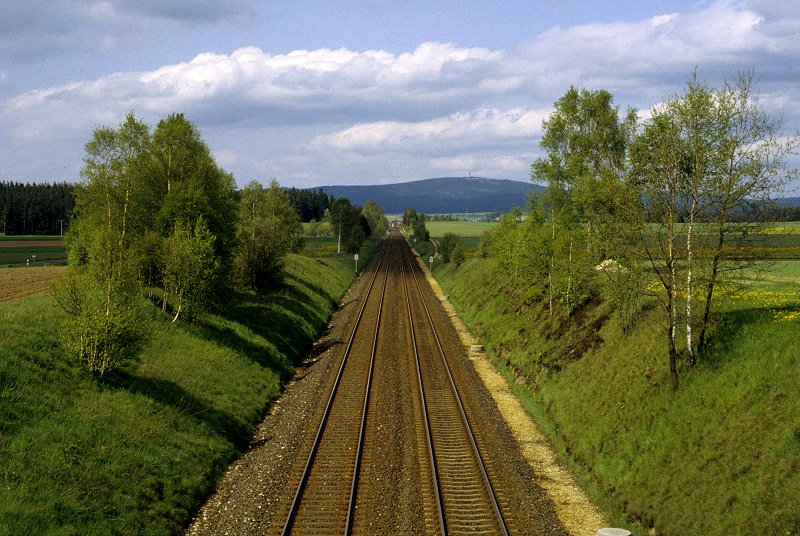 Die Eisenbahnstrecke bei Neudes
