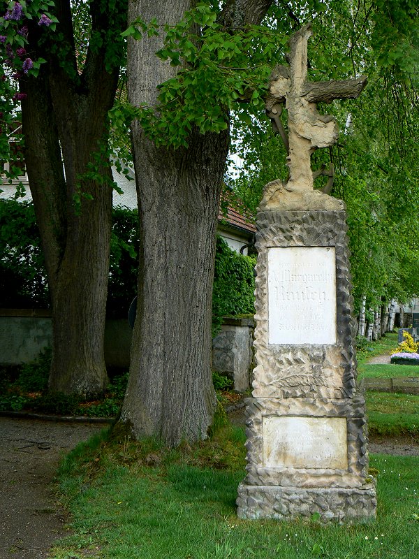 Grabdenkmal aus dem Jahr 1876 für Margarethe Rausch