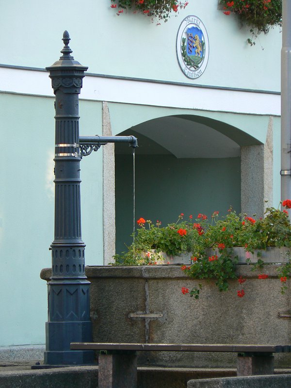 Marktleuthen im Fichtelgebirge: Rathausbrunnen