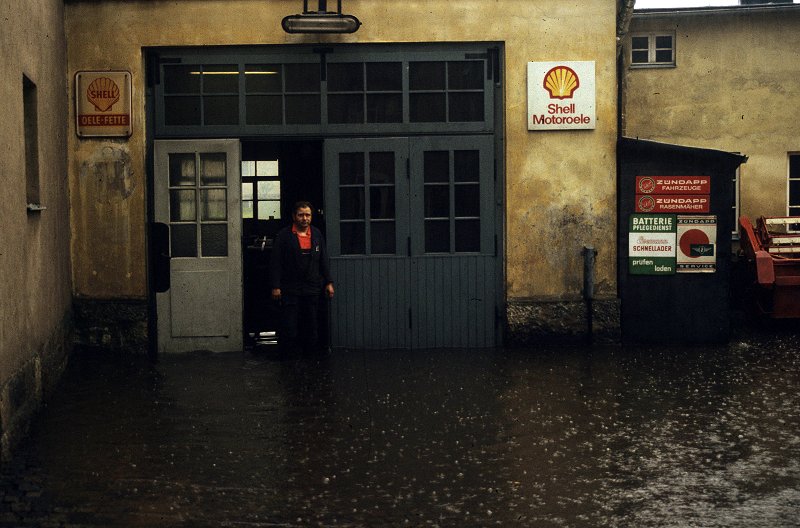 Marktleuthen, Altstadt: Überschwemmung in der Angergasse (ca. 1985)