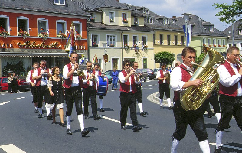 Festzug zum Volksfest (Wiesenfest)