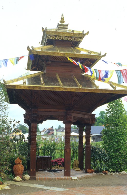 Gärten des Ostens - Pagode aus Nepal