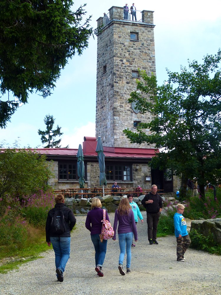 Der Aussichtsturm auf dem Ochsenkopf, genannt Asenturm