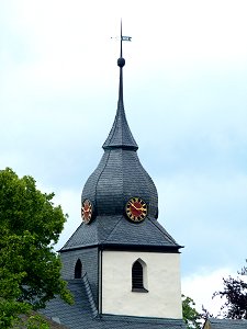 Kirchturm mit Kaiser-Wilhelm-Haube