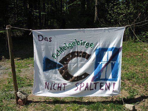 Demo auf dem Waldstein: einig für den Erhalt des Naturparks Fichtelgebirge