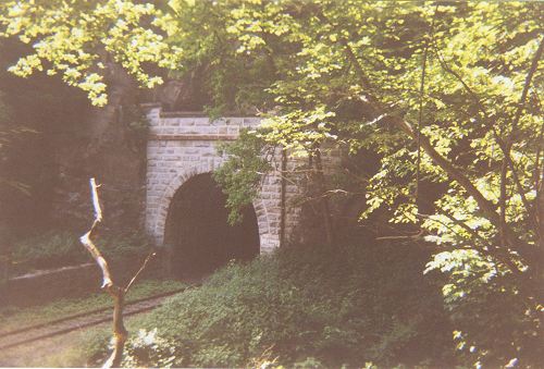 Wuppertal-Beyenburg: Tunnel an der historischen Bahnlinie