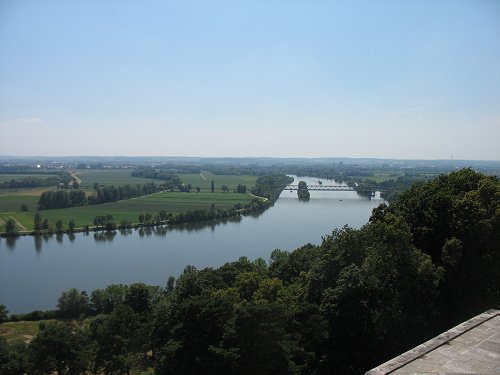 Blick auf die Donau Richtung Regensburg von der Walhalla
