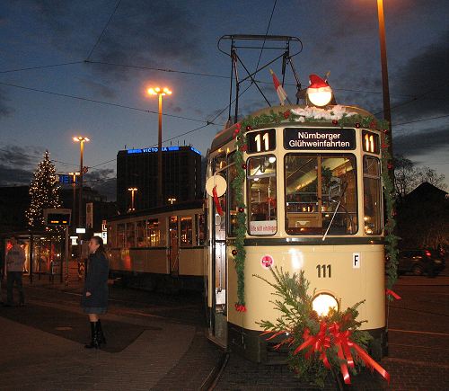 historische Straßenbahn aus den 50er Jahren