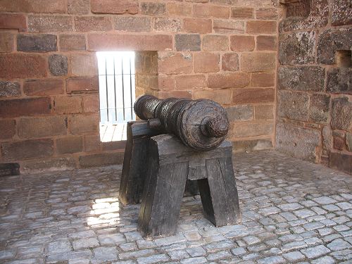 Kanone im schönen Hof Kanone im schönen Hof