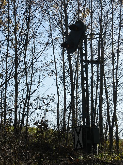 Eisenbahnsignal im Gegenlich