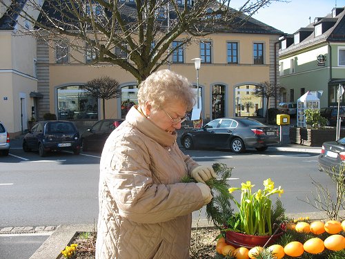 Osterbrunnenschmücken