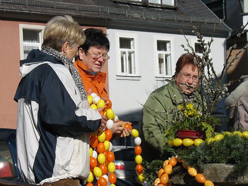 Osterbrunnenschmücken