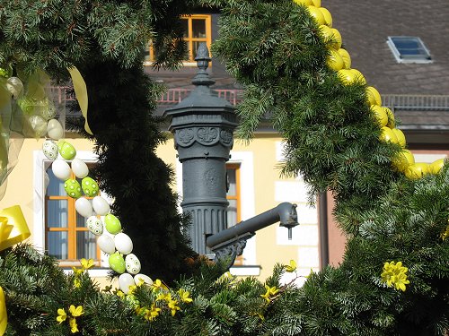 Osterbrunnenschmücken