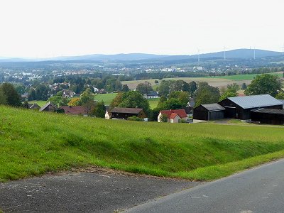 Blick vom Wartberg über Längenau und Selb zum Fichtelgebirge