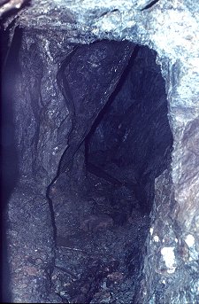Bergwerksstollen auf Kupfer und Eisen zwischen Sparneck und Benk
