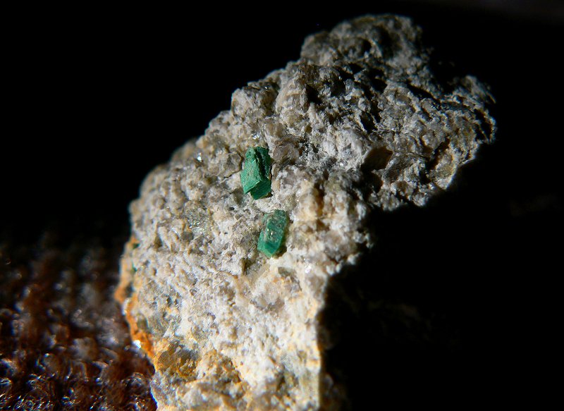 Torbernit, auch Kupfer-Uranglimmer, Kupferautunit oder Kupferphosphoruranit