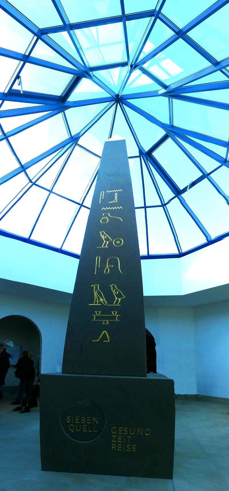 Die ägyptische Seite des Obelisken in der GesundZeitReise