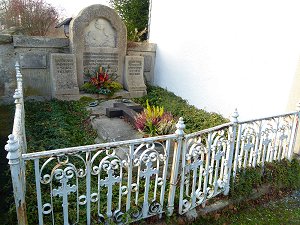 Grab von Peter Beauvais in Bad Weißenstadt