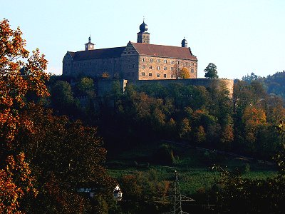 Die Plassenburg über dem Weißmaintal