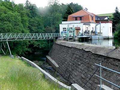 Das Kraftwerk Neuhaus an der Eger im Wellertal